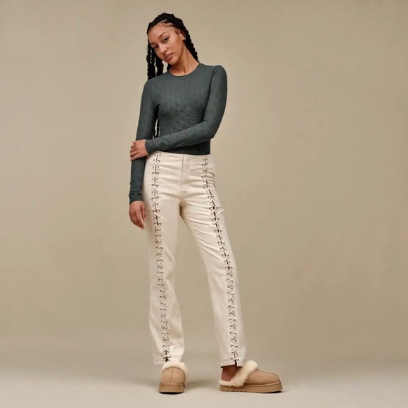 UGG Like-New Women's Shearling Slippers | Disquette | Sand | Size 9 - Picture 5 of 11